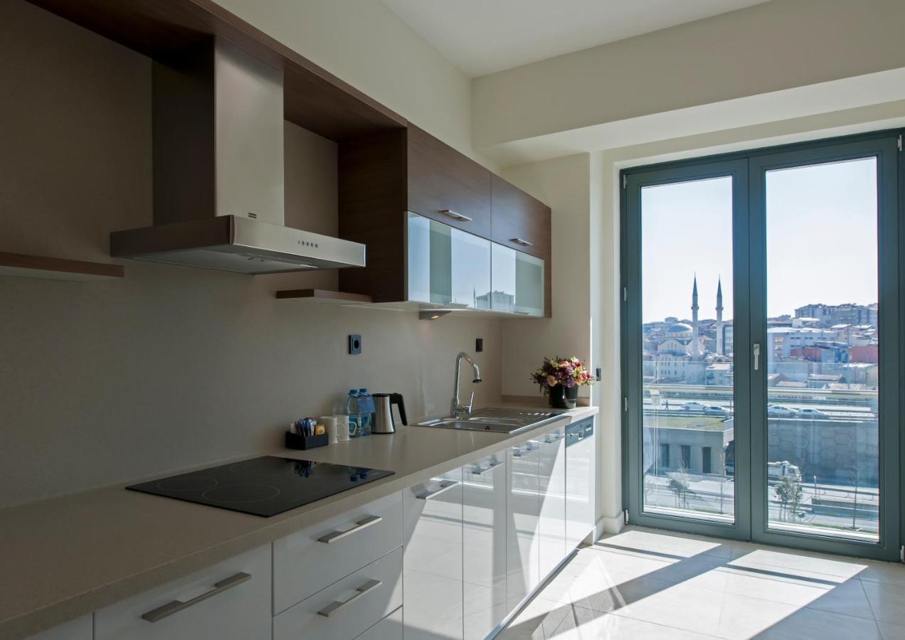 The Superior Living Batisehir Lägenhet Istanbul Exteriör bild